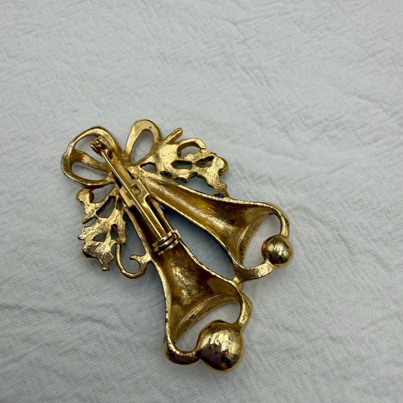 Vintage Art Deco Holiday Bells brooch - Picture 3 of 3